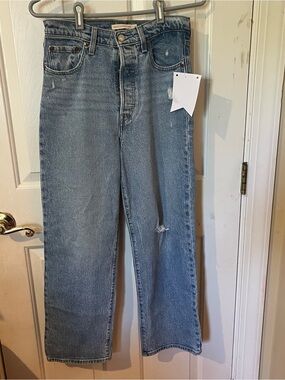 LEVI’S Premium Ribcage Straight Ankle Jeans Women’s Size 28 High Rise Distressed